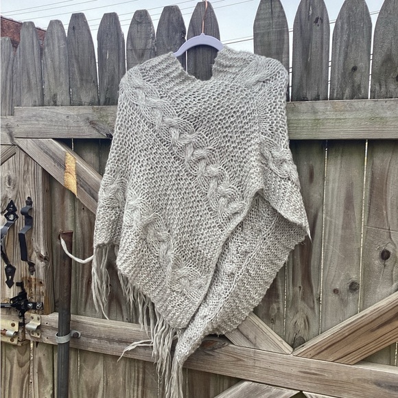 Rave cover up shawl/poncho one size fits all 2 pieces - Picture 8 of 13